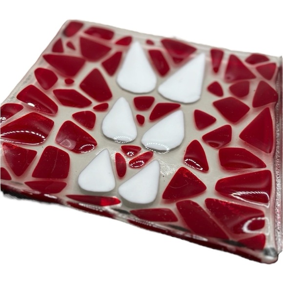 Red & white fused art glass plate. 9x9 - Picture 1 of 9